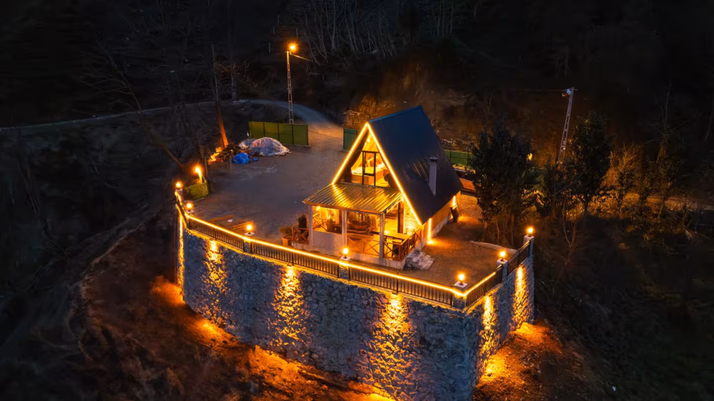 Tenta Bungalov Rize Ardeşen Yamaçdere deniz ve dere manzaralı bungalov